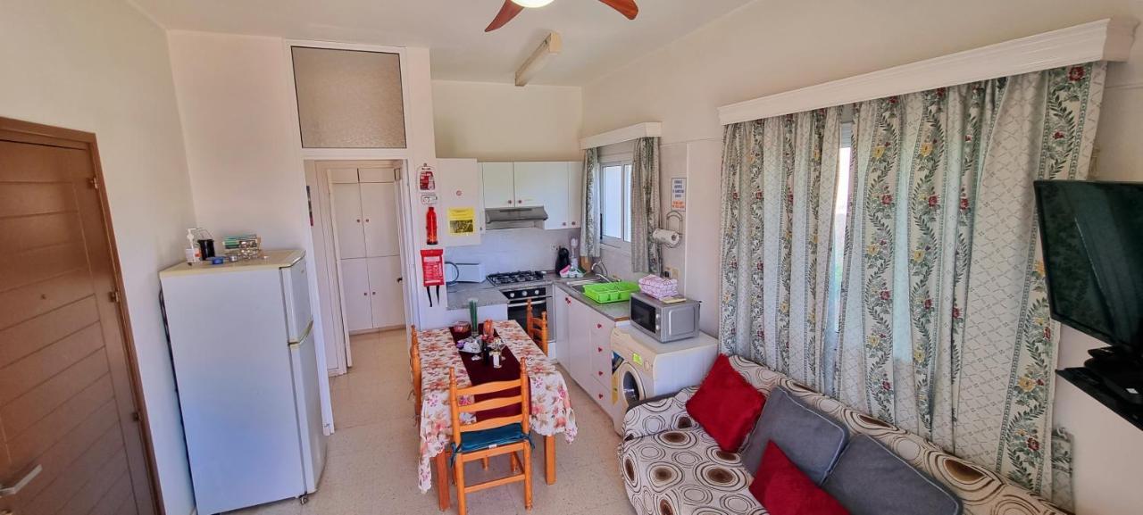 Astrofegia Apartments Near The Sea Agia Marina  Ngoại thất bức ảnh