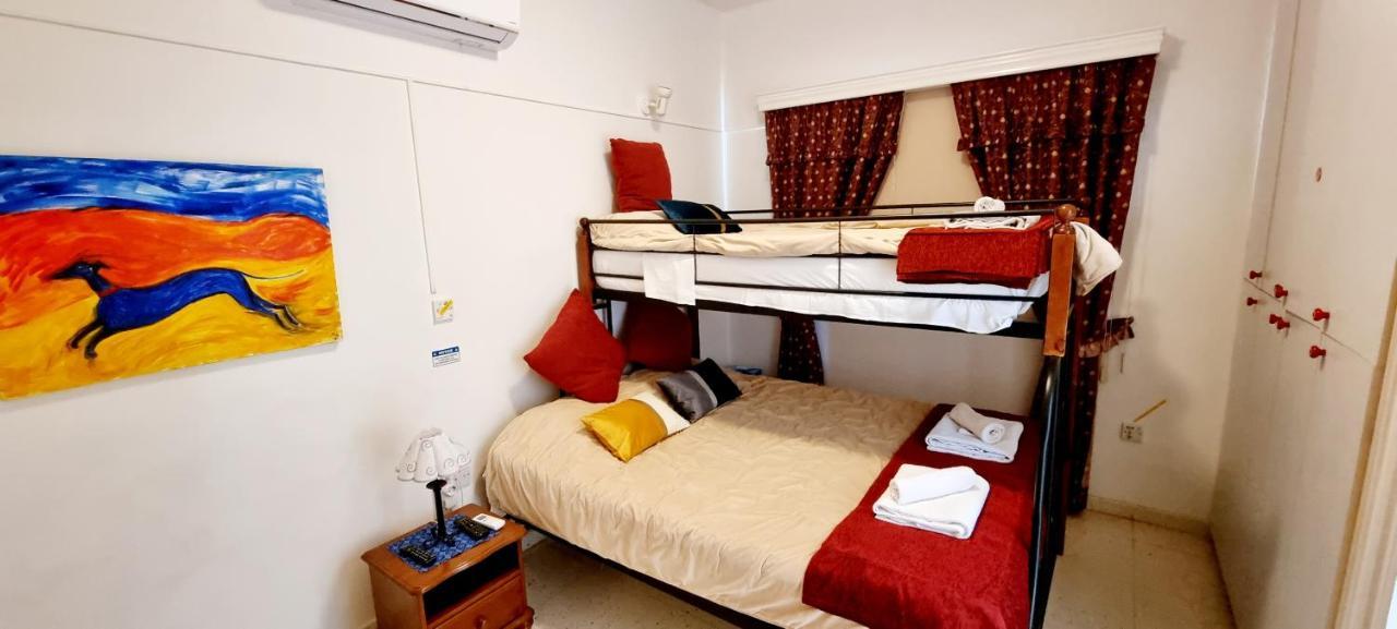 Astrofegia Apartments Near The Sea Agia Marina  Ngoại thất bức ảnh