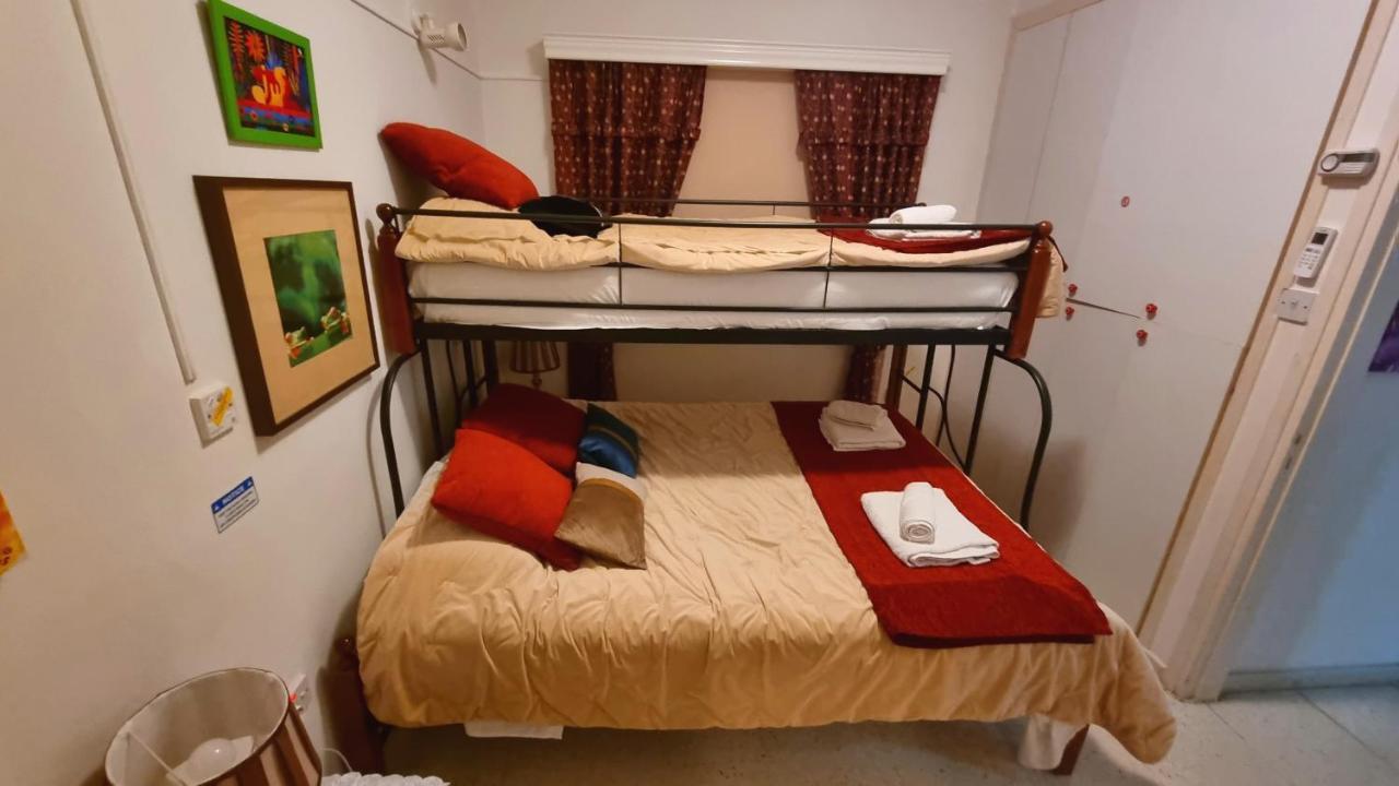Astrofegia Apartments Near The Sea Agia Marina  Ngoại thất bức ảnh