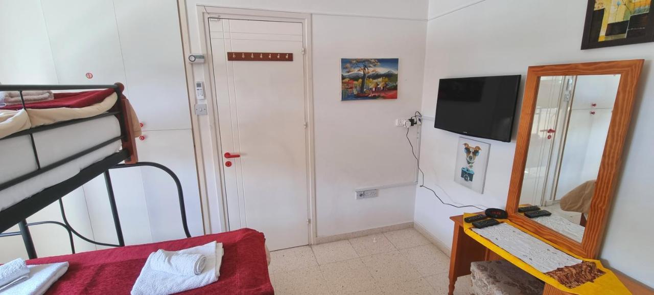 Astrofegia Apartments Near The Sea Agia Marina  Ngoại thất bức ảnh
