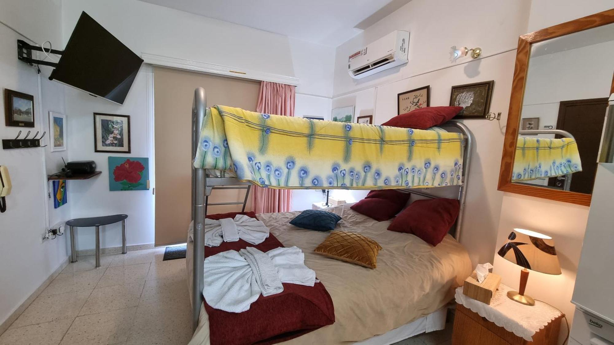Astrofegia Apartments Near The Sea Agia Marina  Ngoại thất bức ảnh